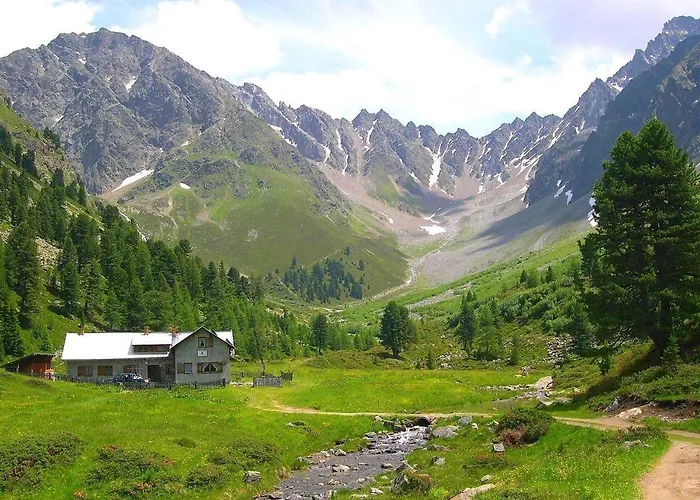 Falkeis بيت ضيافة Kauns