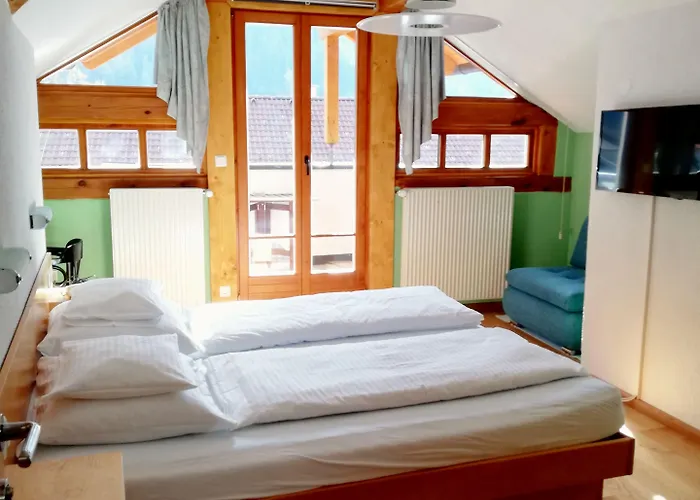 Falkeis بيت ضيافة 3*